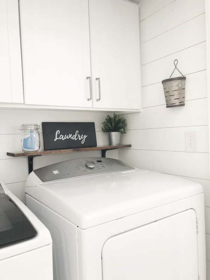 Light and Bright Laundry Room Redecoration #laundry #vintage #decor #decorhomeideas