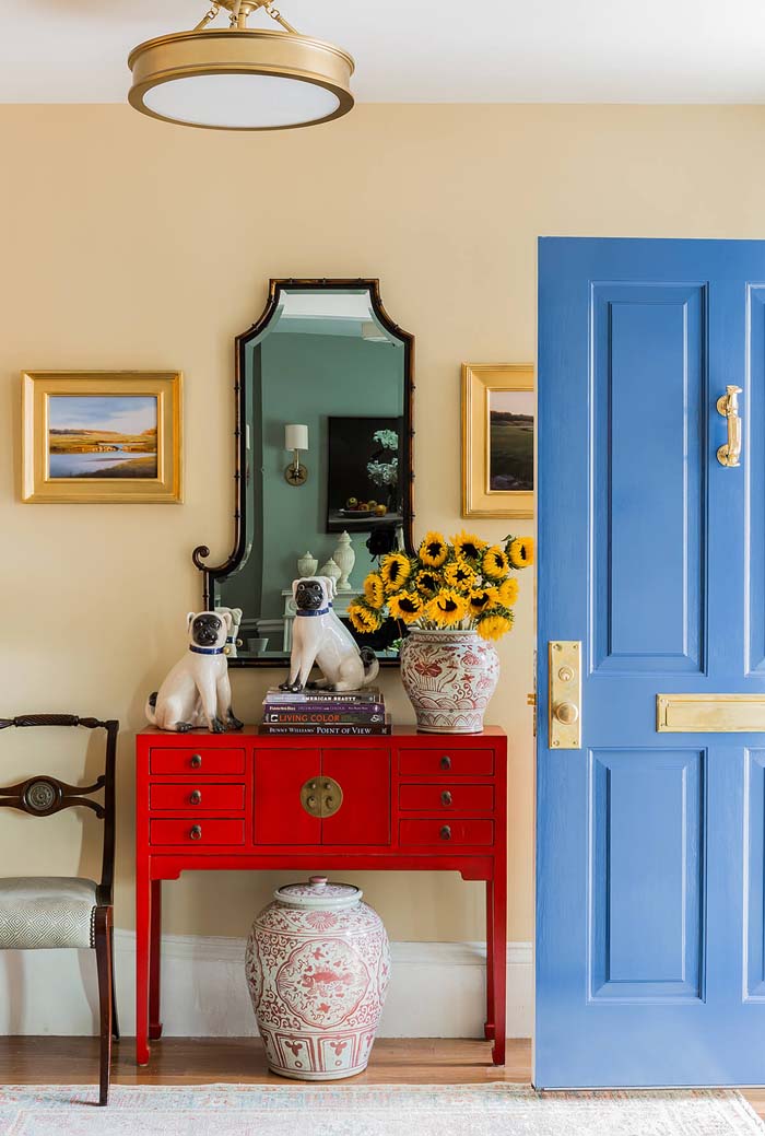 Little Red Rooster #entry #table #decorhomeideas