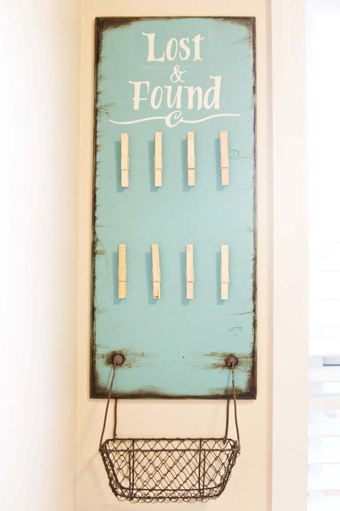 Lost and Found Laundry Organizer #laundry #vintage #decor #decorhomeideas