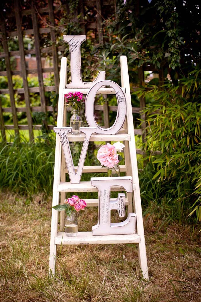 Love Ladder and Vase Garden Display #vintage #garden #decoration #decorhomeideas