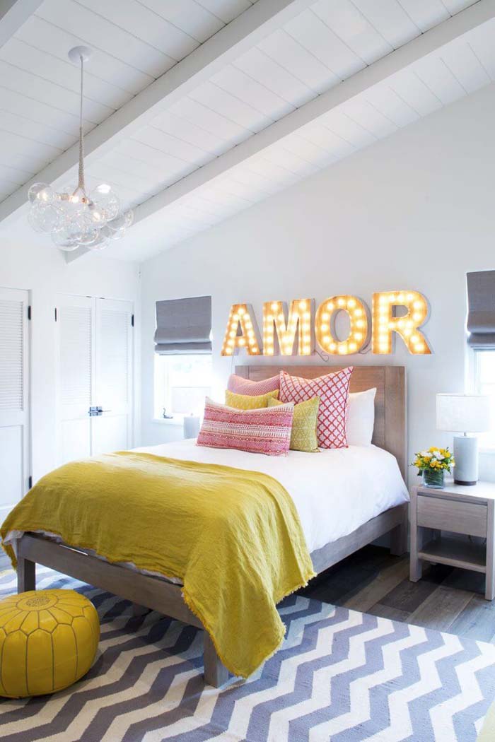 Love Lights Up This Room #bedroom #wall #decor #decorhomeideas