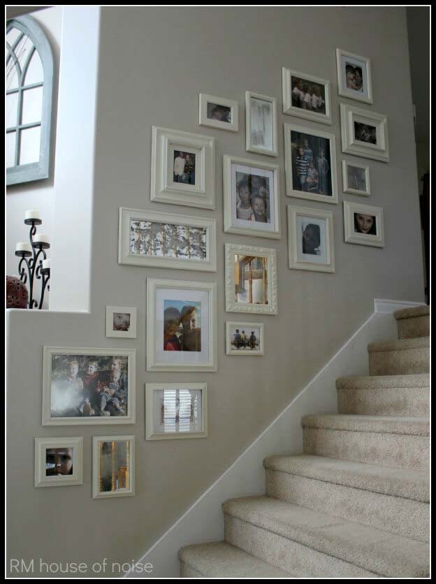 Matching Cream Frames Create an Elegant Effect #wall #gallery #decor #decorhomeideas