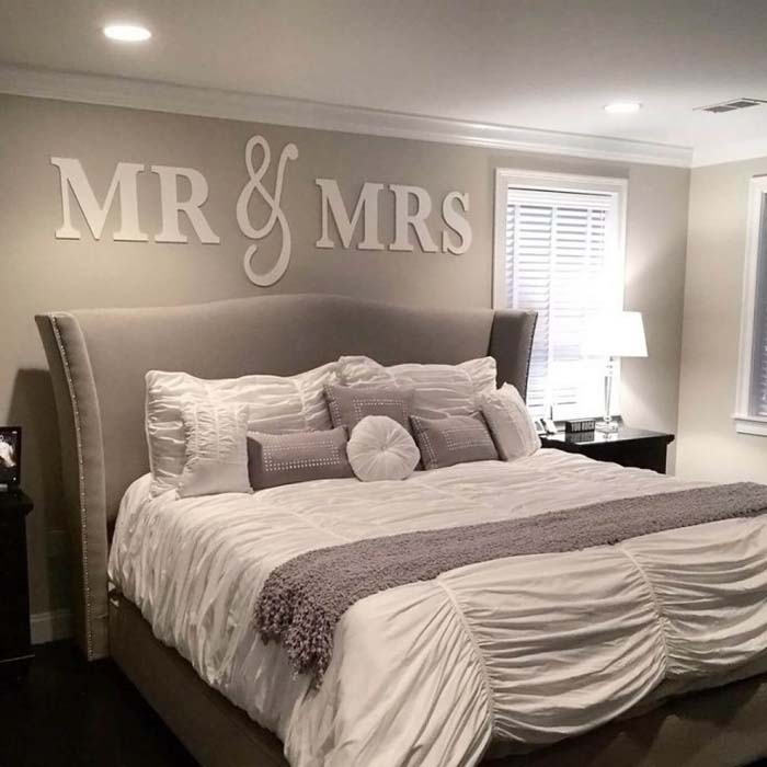 Mr and Mrs Sign #bedroom #wall #decor #decorhomeideas