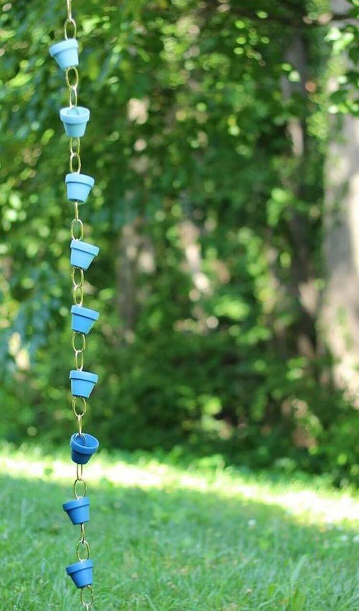 DIY Ombre Rain Chain With Clay Pots #flowerpot #clay #garden #decorhomeideas