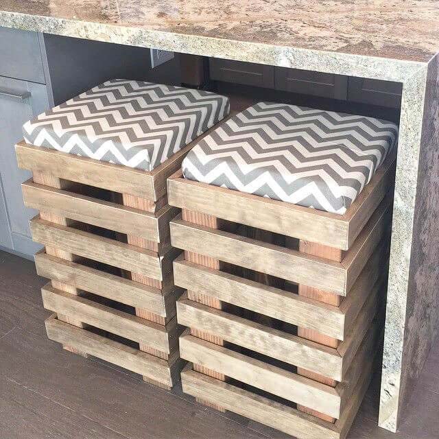 Pallet Bar Stools With Chevron Pattern #pallet #garden #furniture #decorhomeideas