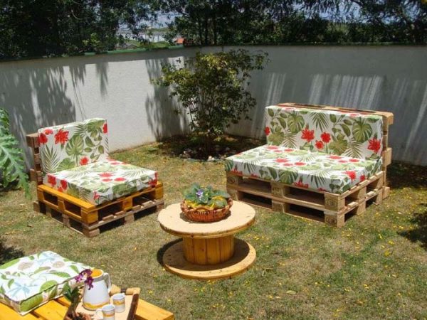 25 Amazing Outdoor Pallet Furniture Ideas For The Best Summer Days