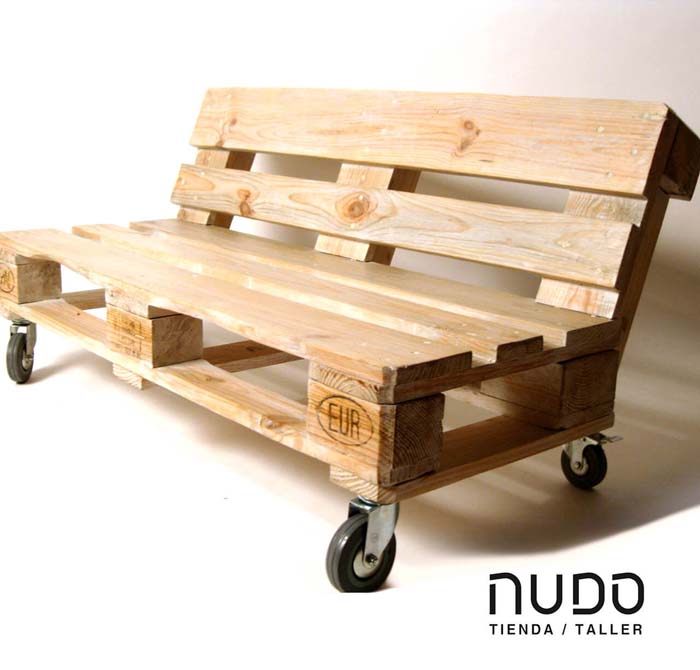 Pallet Furniture Ideas with Wheels for Moving #pallet #garden #furniture #decorhomeideas