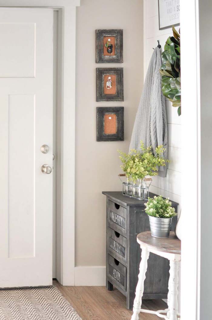 Planters on Three Drawers and a Bench #small #entryway #decor #decorhomeideas