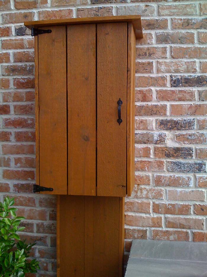 Pretty Cabinet Hides Utility Box and Wires #outdoor #hiding #ideas #decorhomeideas