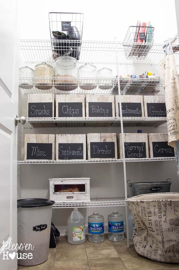 Reclaimed Wood Boxes with Chalkboard Labels #pantry #storage #organization #decorhomeideas