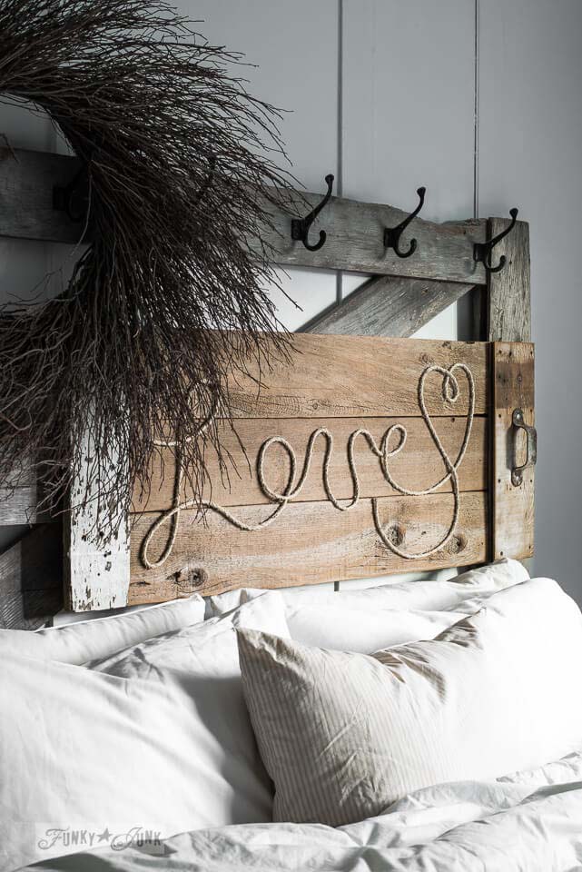 Reclaimed Wooden Love Sign #reclaimed #wood #projects #decorhomeideas