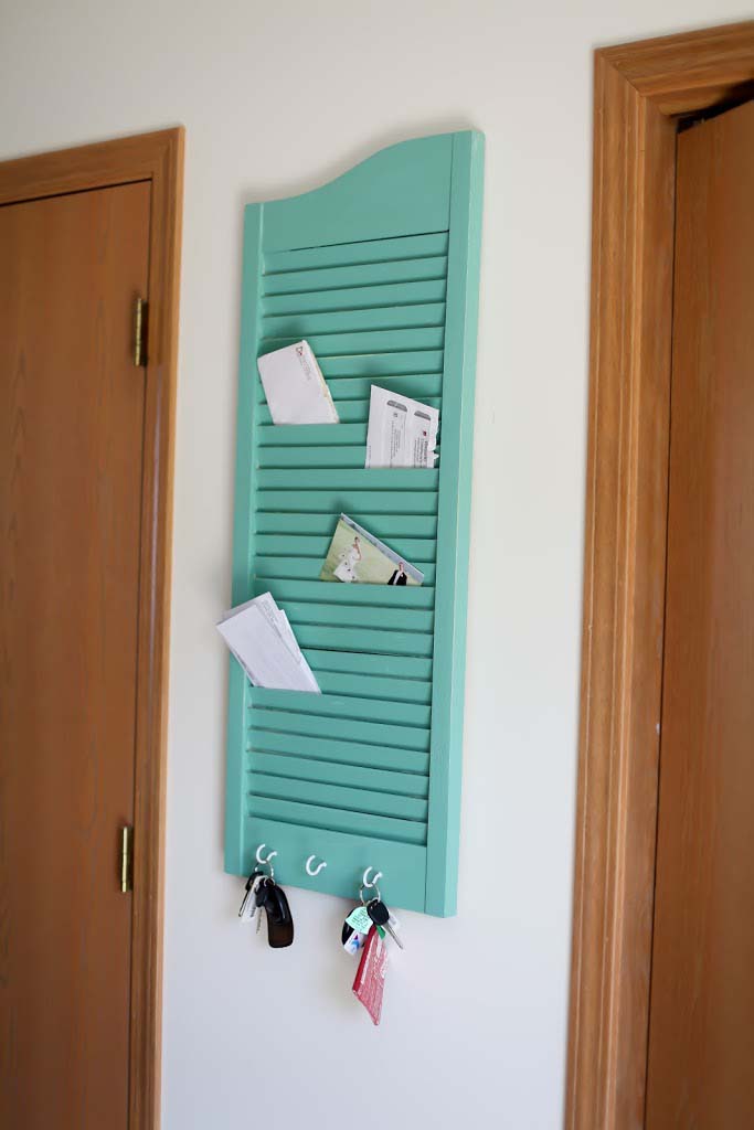 DIY Shutter Mail Holder #shutter #repurpose #decor #decorhomeideas