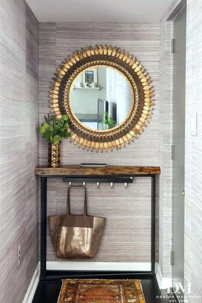 Sun Mirror Rises Above Narrow Line Table #small #entryway #decor #decorhomeideas