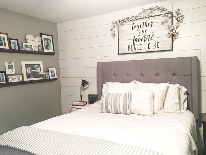 Swag of Cotton over Black and White Sign #bedroom #wall #decor #decorhomeideas