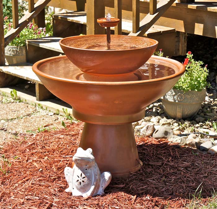 Terra Cotta Fountain #flowerpot #clay #garden #decorhomeideas