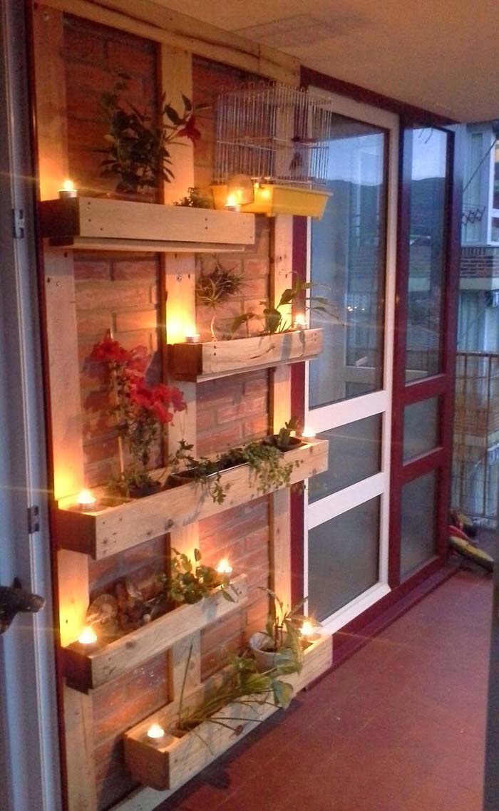 Vertical Wood Plant Holders #porch #decorartion #decorhomeideas