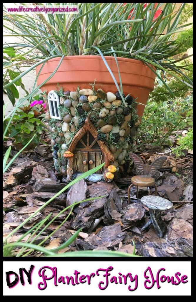 Whimsical DIY Fairy House Planter #flowerpot #clay #garden #decorhomeideas