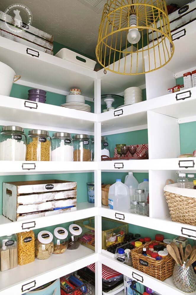 White Shelves with Chalkboard Labels #pantry #storage #organization #decorhomeideas