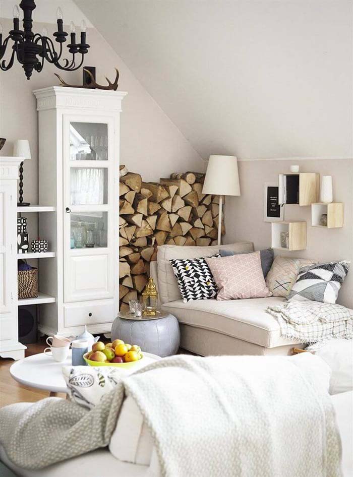 Wide Chaise for a Restful Nap #livingroom #design #decorhomeideas