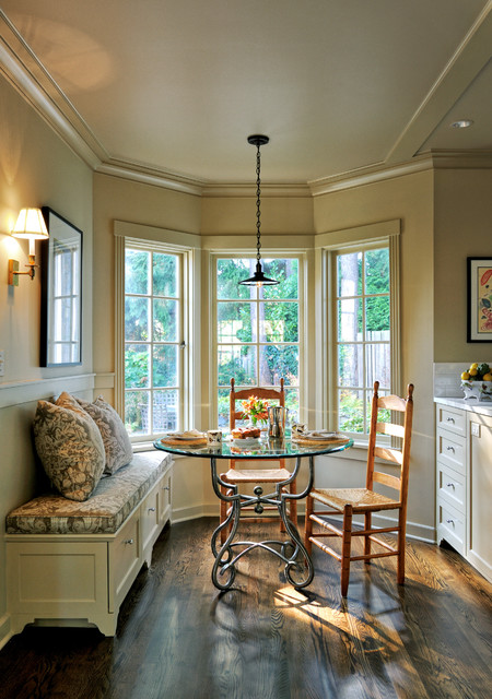 Adorable Cafe Table with Luxe Bench #kitchen #bench #decorhomeideas