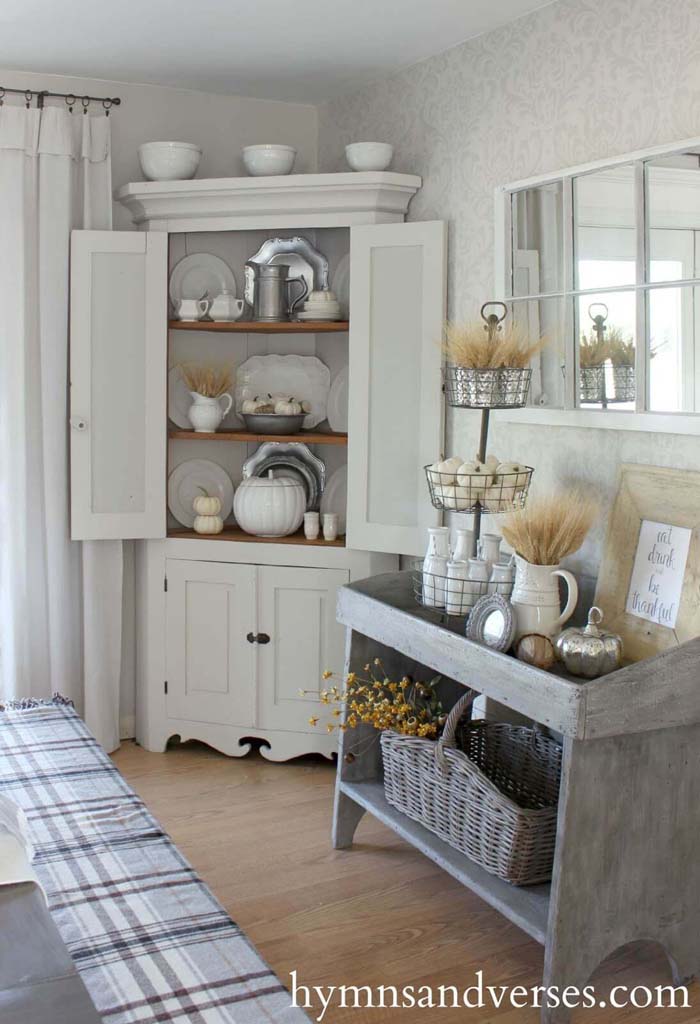 All White Built-In Corner Cabinet #diningroom #storage #decorhomeideas