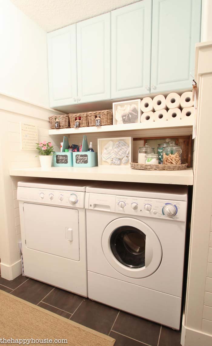 Aqua Themed Laundry Room #laundryroom #small  #design #decorhomeideas