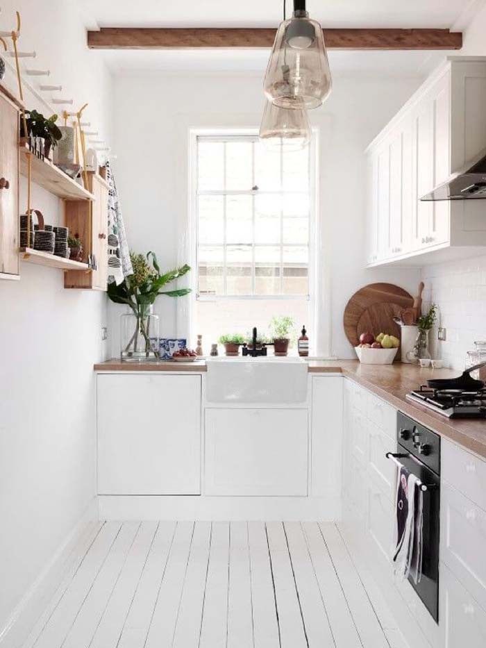 Bright White With Contrasting Woody Browns #small #kitchen #design #decorhomeideas