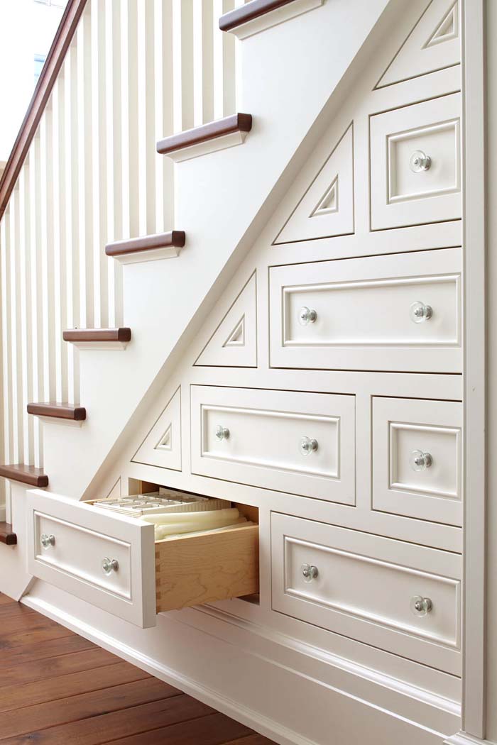 Built-in Staircase Chest of Drawers #spacesaving #storage #organization #decorhomeideas