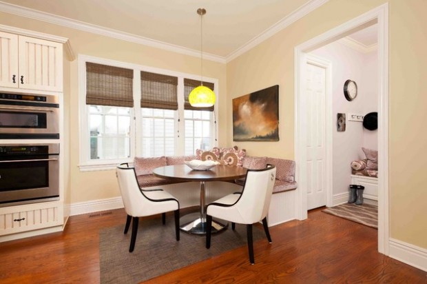 Corner Bench Creates Casual Dining Area #kitchen #bench #decorhomeideas