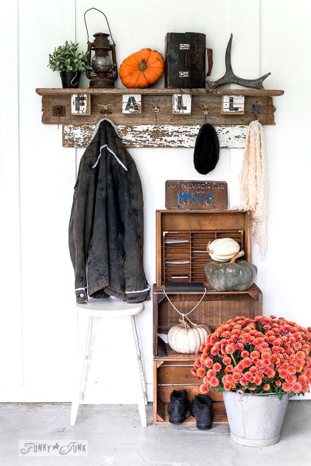 DIY Rustic Fall Wood Sign #diy #pallet #sign #decorhomeideas