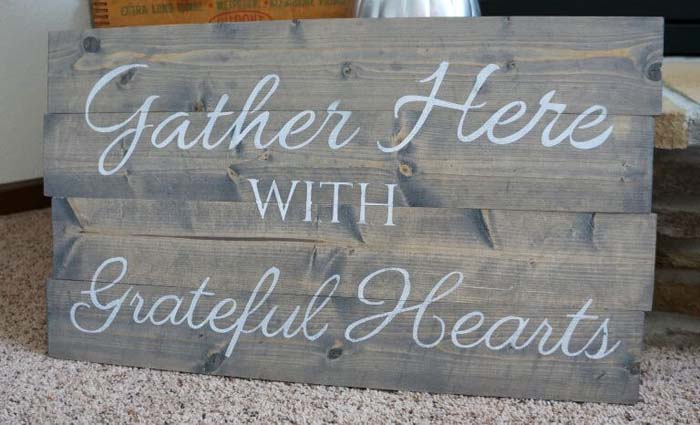 DIY Stained and Painted Wood Idea #diy #pallet #sign #decorhomeideas