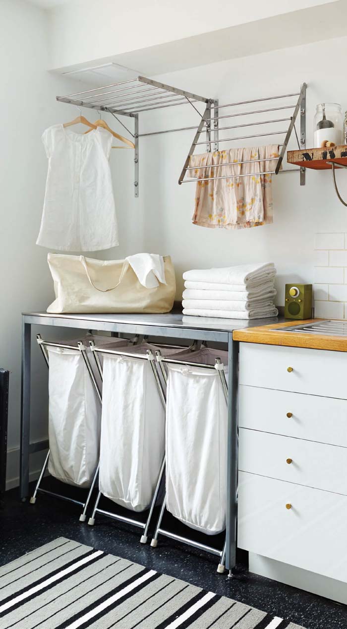 Easy Beachy Sorting Laundry Room #laundryroom #small  #design #decorhomeideas