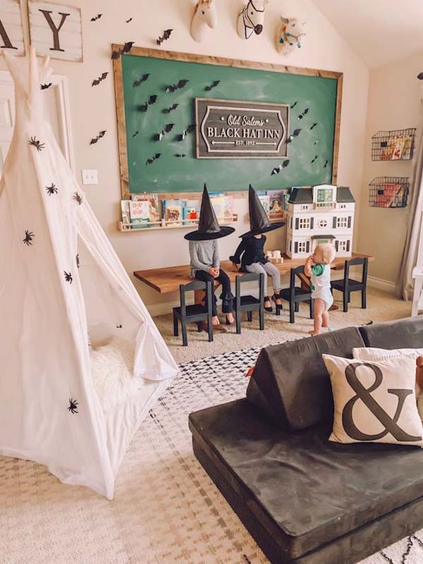 Easy DIY Halloween Playroom Design #halloween #kidsroom  #nursery #decorhomeideas