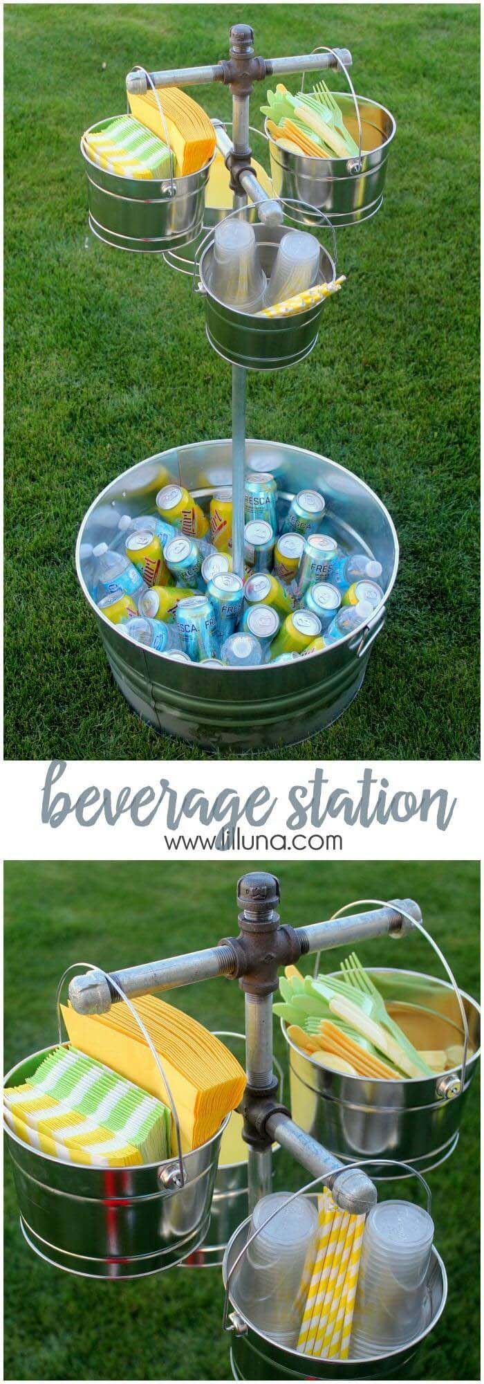 Easy Outdoor Cooler with Bucket and Ice #galvanized #tub #bucket #decorhomeideas