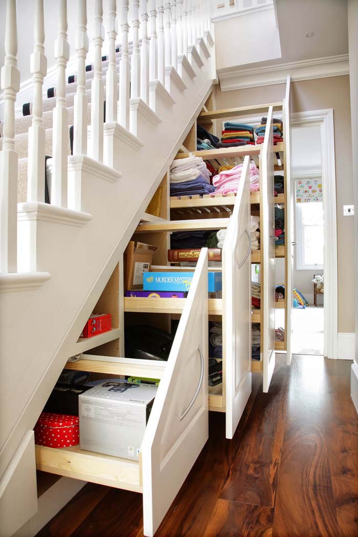 Extendable Stair Inset Storage Shelves #spacesaving #storage #organization #decorhomeideas