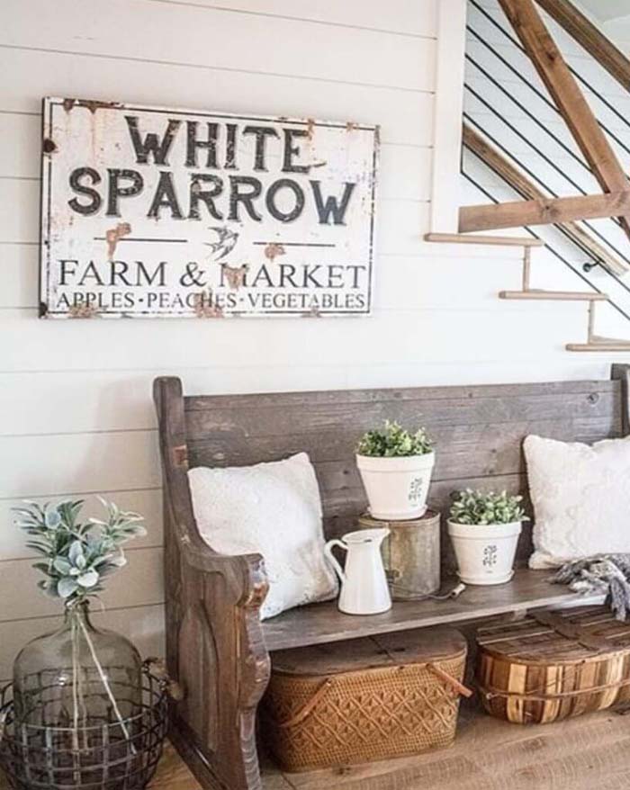 Farmers Market Parlour with Wooden Bench #farmhouse #entryway #decor #decorhomeideas