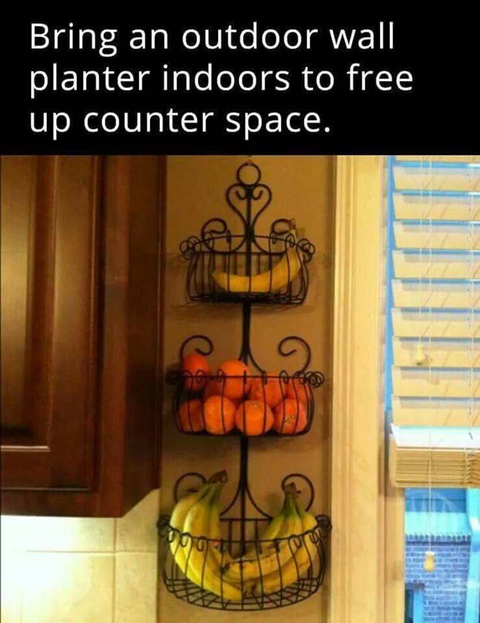 Garden-Inspired Wrought Iron Fruit Baskets #dollarstore #storage #organization #decorhomeideas