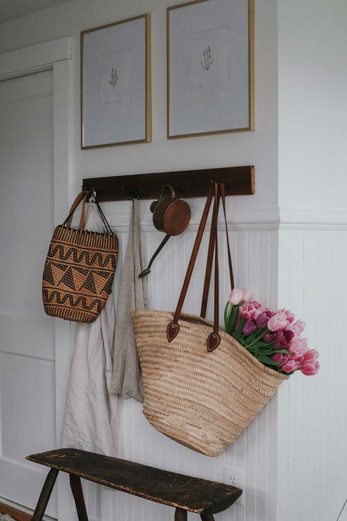 Gardeners Themed Distressed Wooden Shelf and Bench #farmhouse #entryway #decor #decorhomeideas