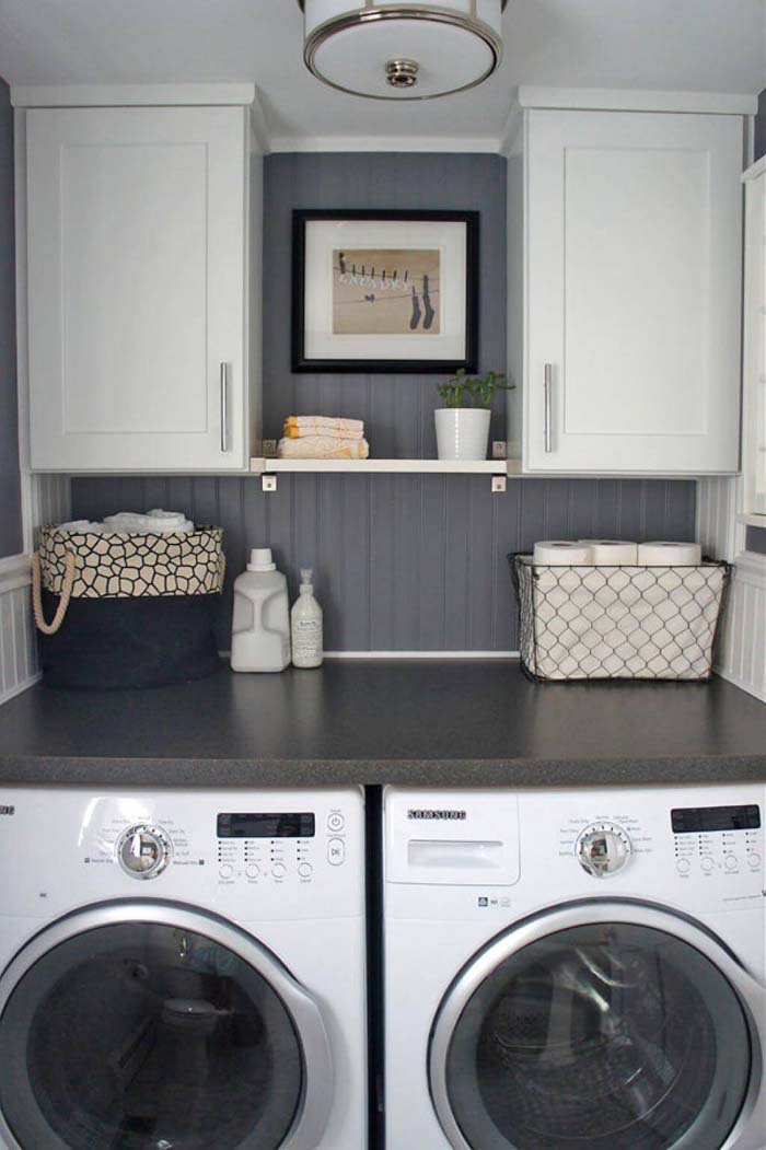 Gray and White and Warm Laundry Room #laundryroom #small  #design #decorhomeideas