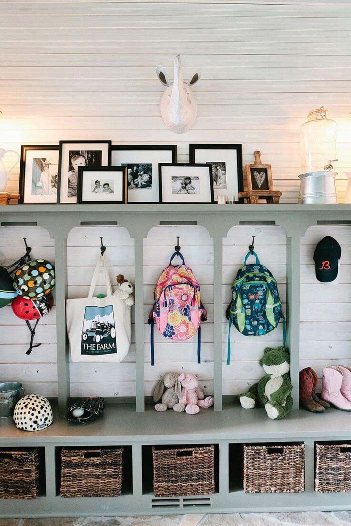 Green Farmhouse Style Bench And Cubbies #storage #mudroom #organization #decorhomeideas