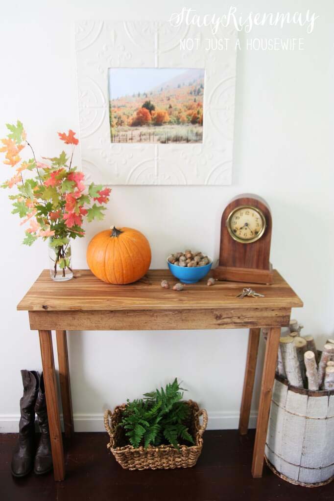 Harvest Themed Entryway Table with Pumpkin #farmhouse #entryway #decor #decorhomeideas