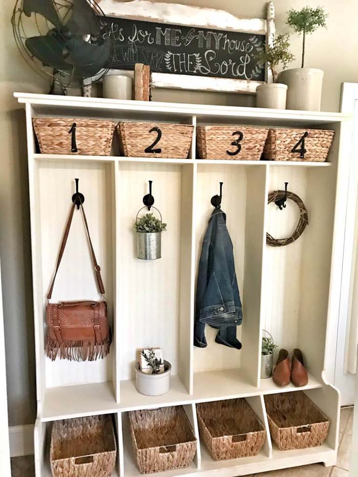 Individually Numbered Entryway Cubby with Vintage Decor #farmhouse #entryway #decor #decorhomeideas