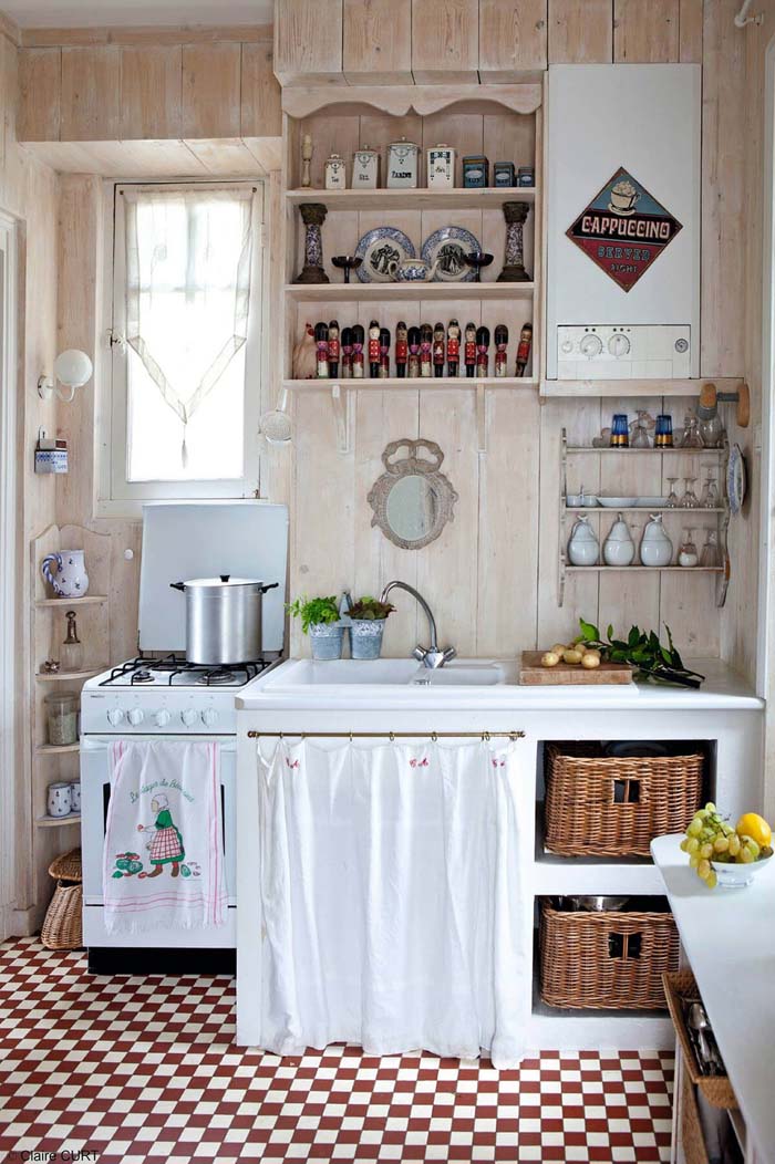 Light Vertical Panels Lighten Up the Room #small #kitchen #design #decorhomeideas