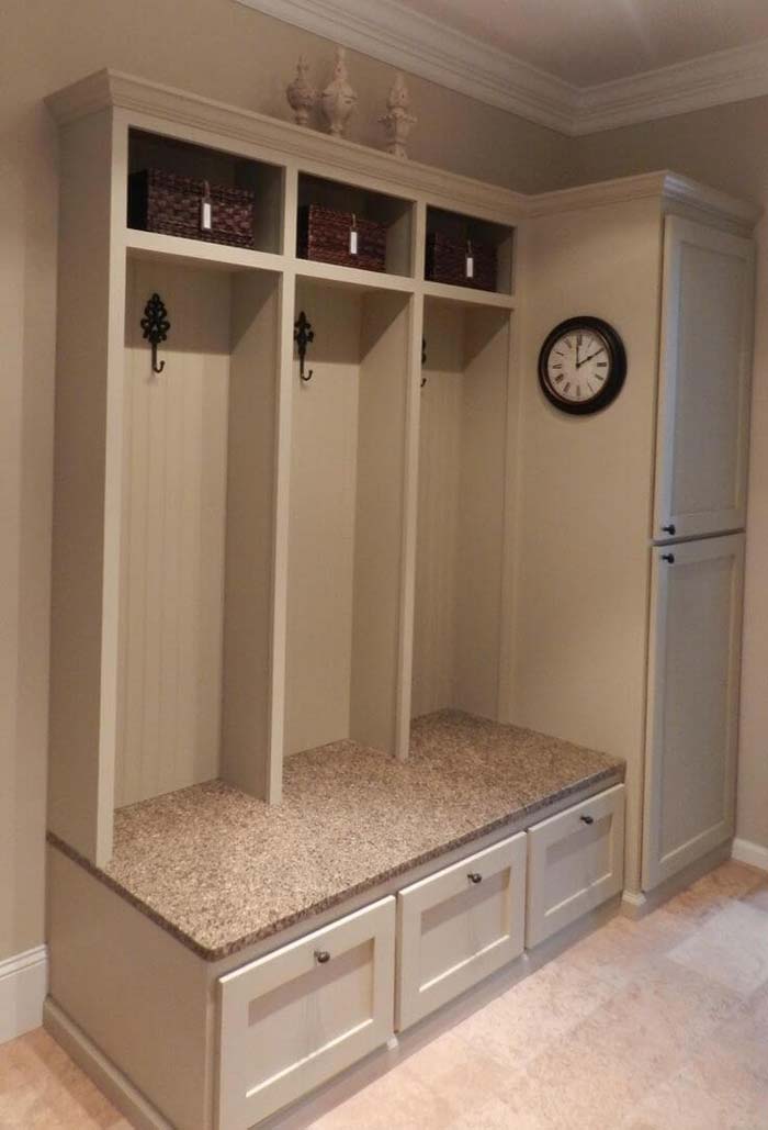 Marble Bench For Easy Cleaning #storage #mudroom #organization #decorhomeideas
