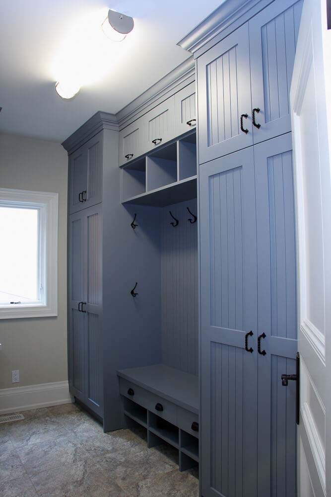 Ocean Blue Transitional Style Bench And Storage #storage #mudroom #organization #decorhomeideas