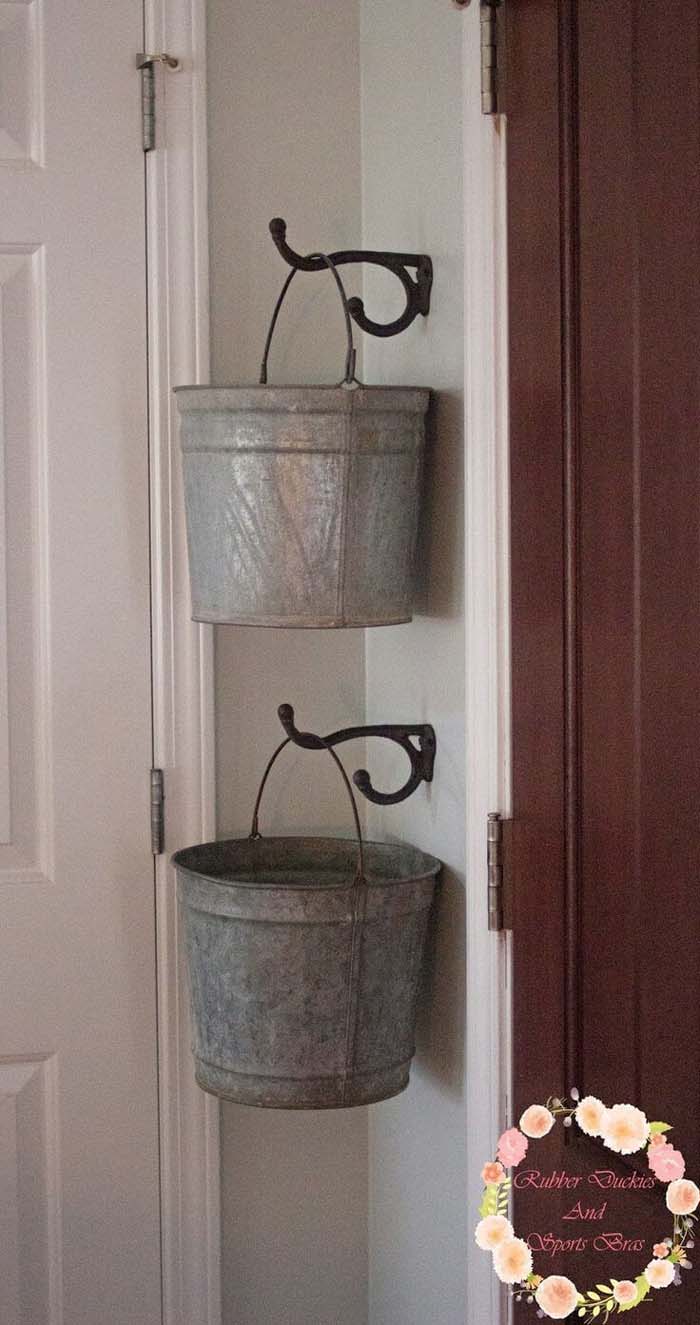 Organize Odds and Ends with Old Buckets #galvanized #tub #bucket #decorhomeideas