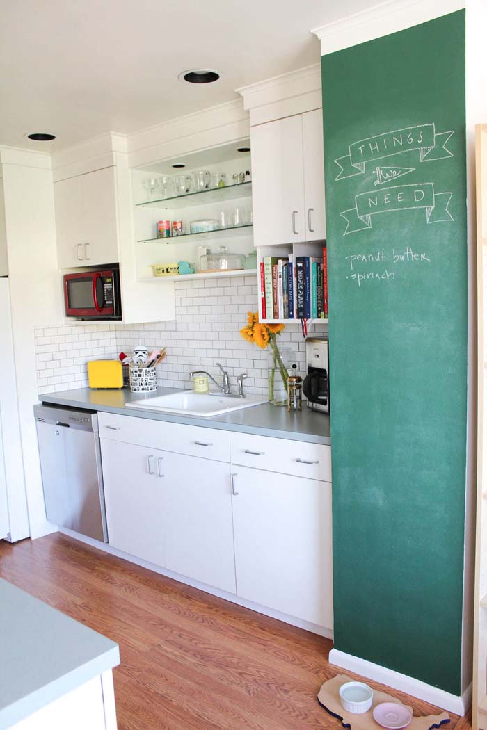 Perfect Message Board Placement for Busy Families #small #kitchen #design #decorhomeideas