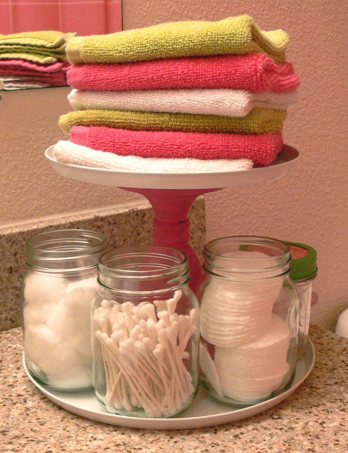 Pretty End-of-Day Face Cleaning Display #dollarstore #storage #organization #decorhomeideas