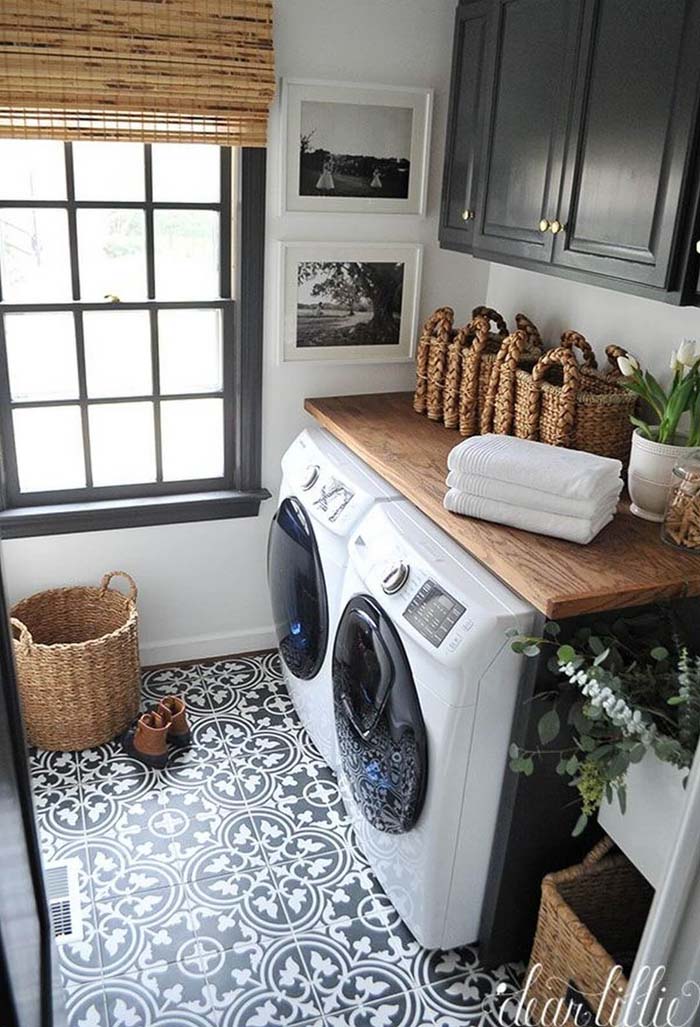 Pretty French Provincial Laundry Room #laundryroom #small  #design #decorhomeideas