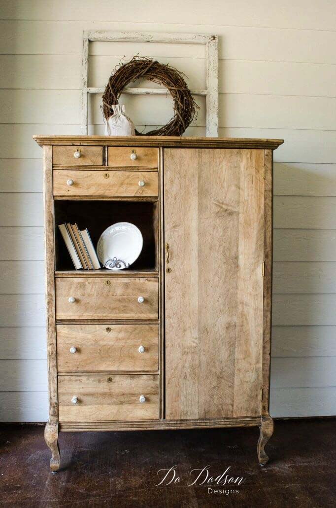 Raw Wooden Wardrobe with Garland and Window Pane #farmhouse #entryway #decor #decorhomeideas